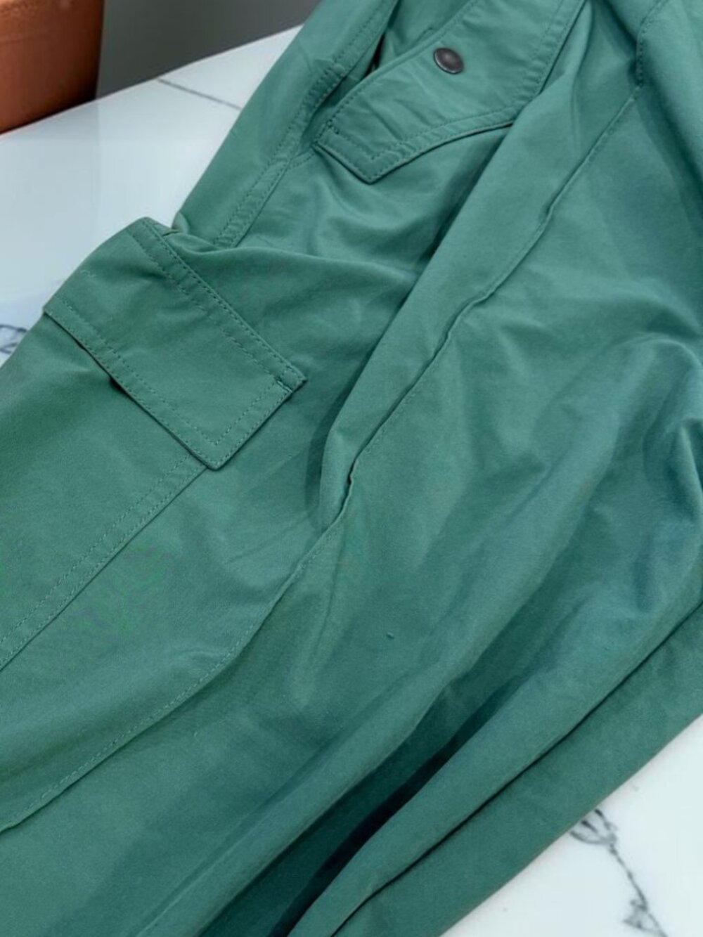 ATHLETA Vienna Cargo Pants Vineyard Green Size 14 - Picture 9 of 12